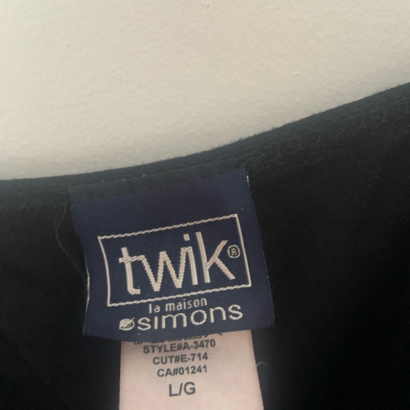 Beautiful camisole with « shell » straps (2 for 20$) - Picture 4 of 4